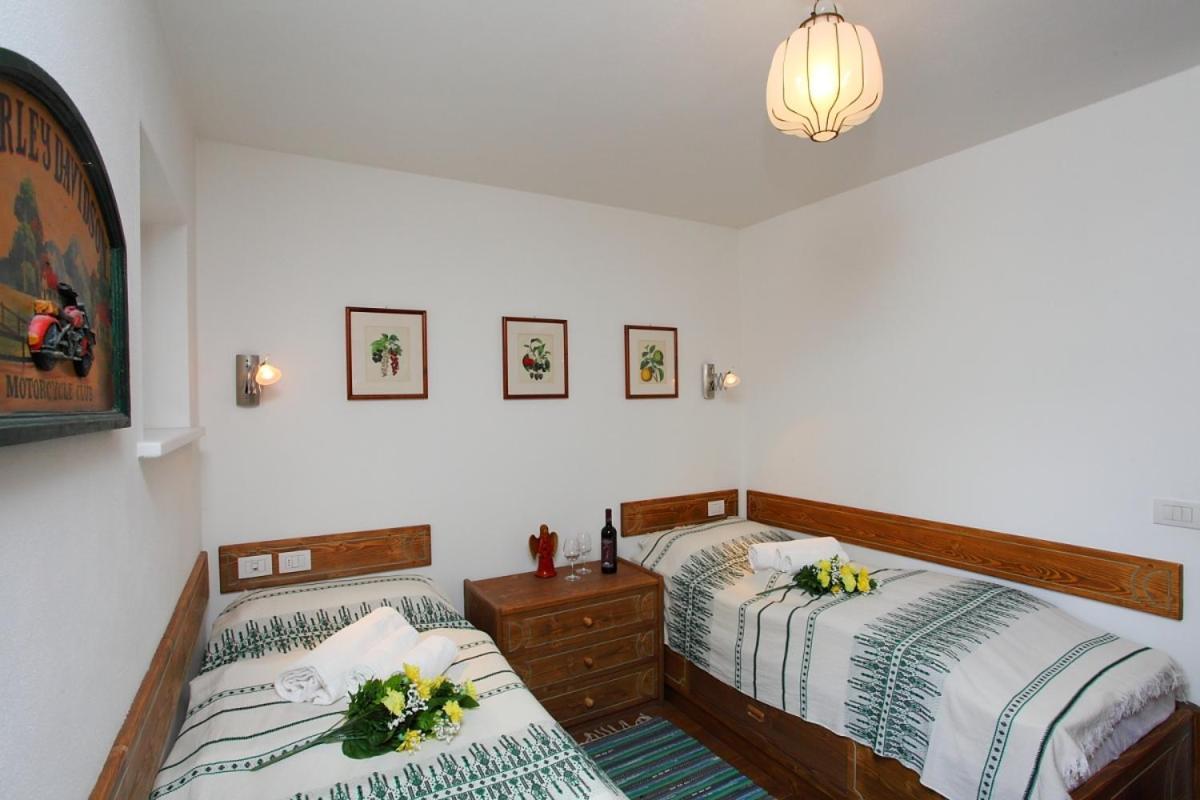 Ski Holidays Apartments ลีวินโญ ภายนอก รูปภาพ