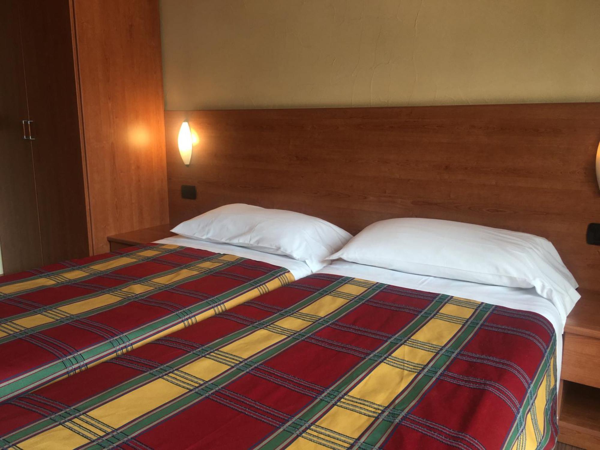 Ski Holidays Apartments ลีวินโญ ภายนอก รูปภาพ